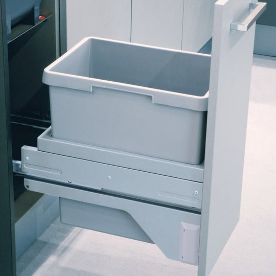 Euro Cargo S waste system 30W x 44H 30L incl. guides 