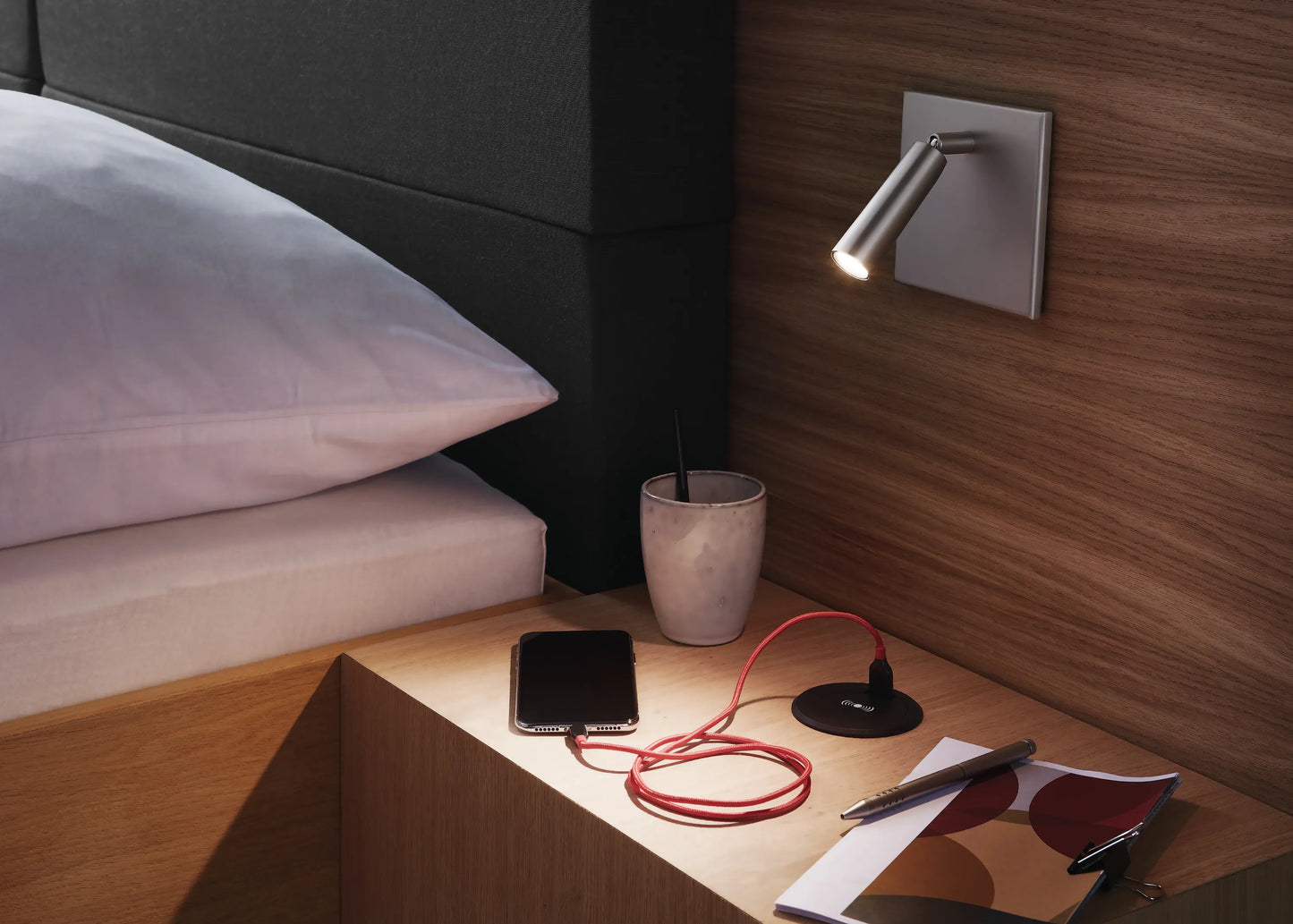 Qi Fast-Charger incl. extra USB-C contact