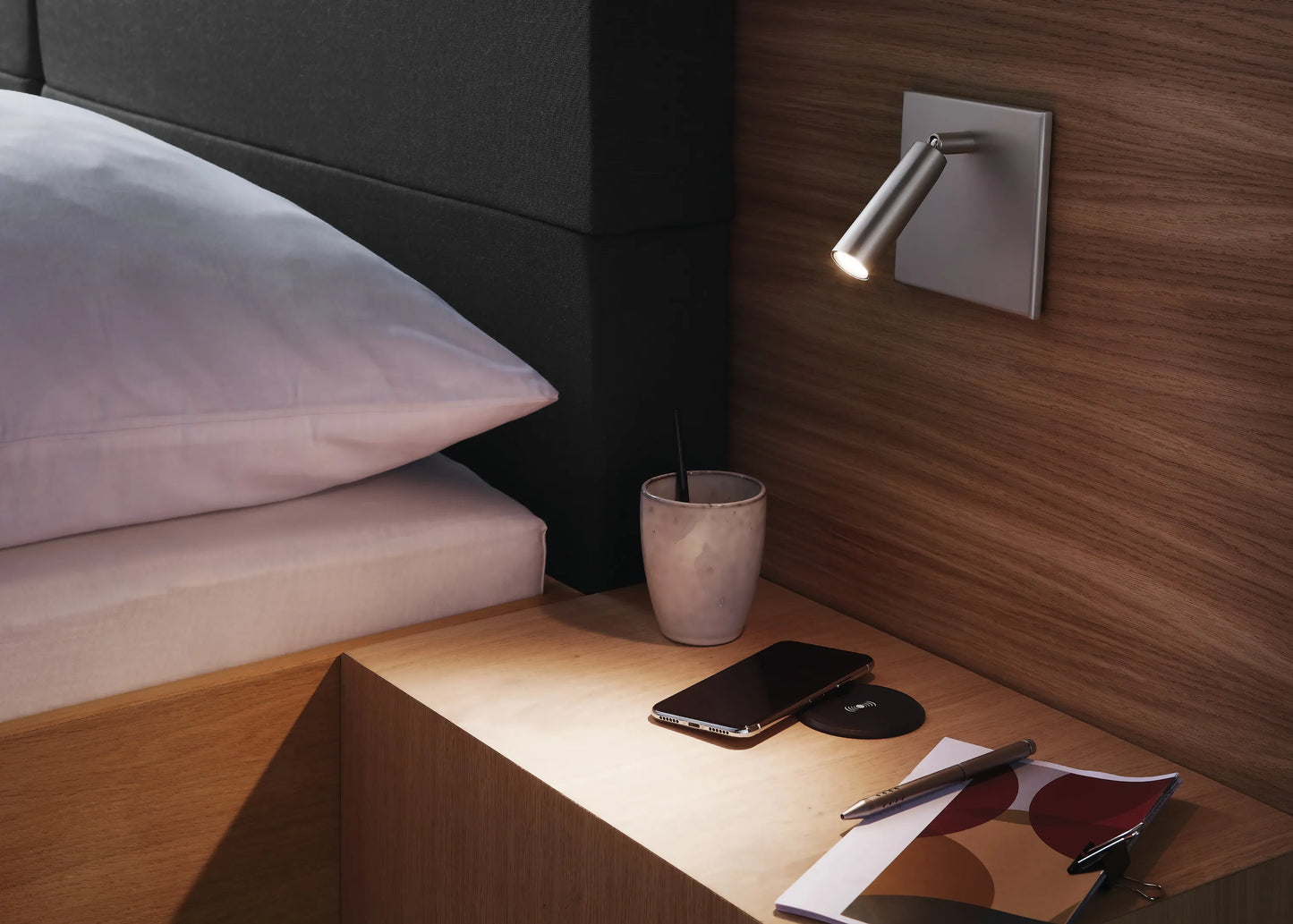 Qi Fast-Charger incl. extra USB-C contact