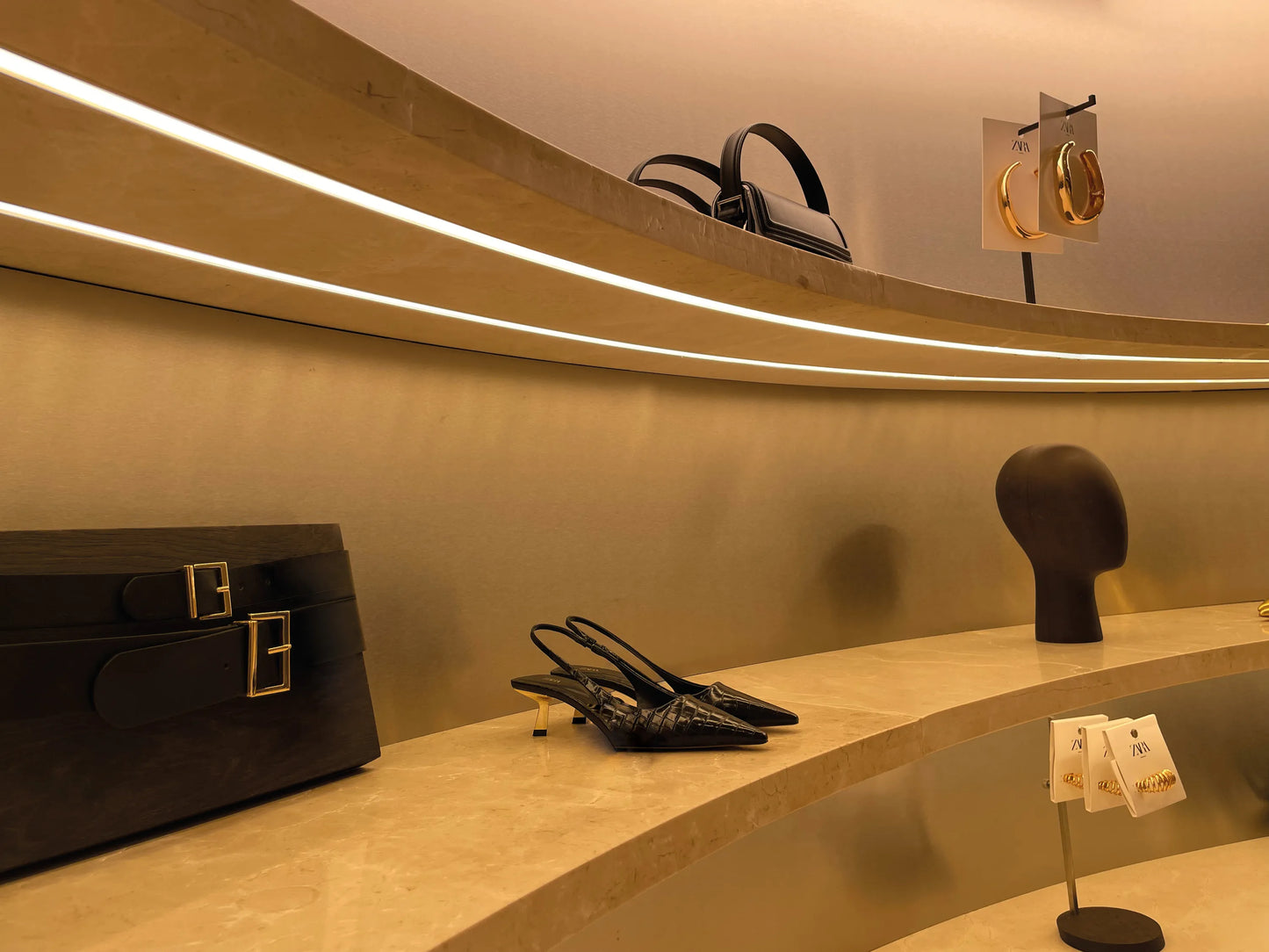 LED Tape FN-6MC 3m 30W xw 2 kabels